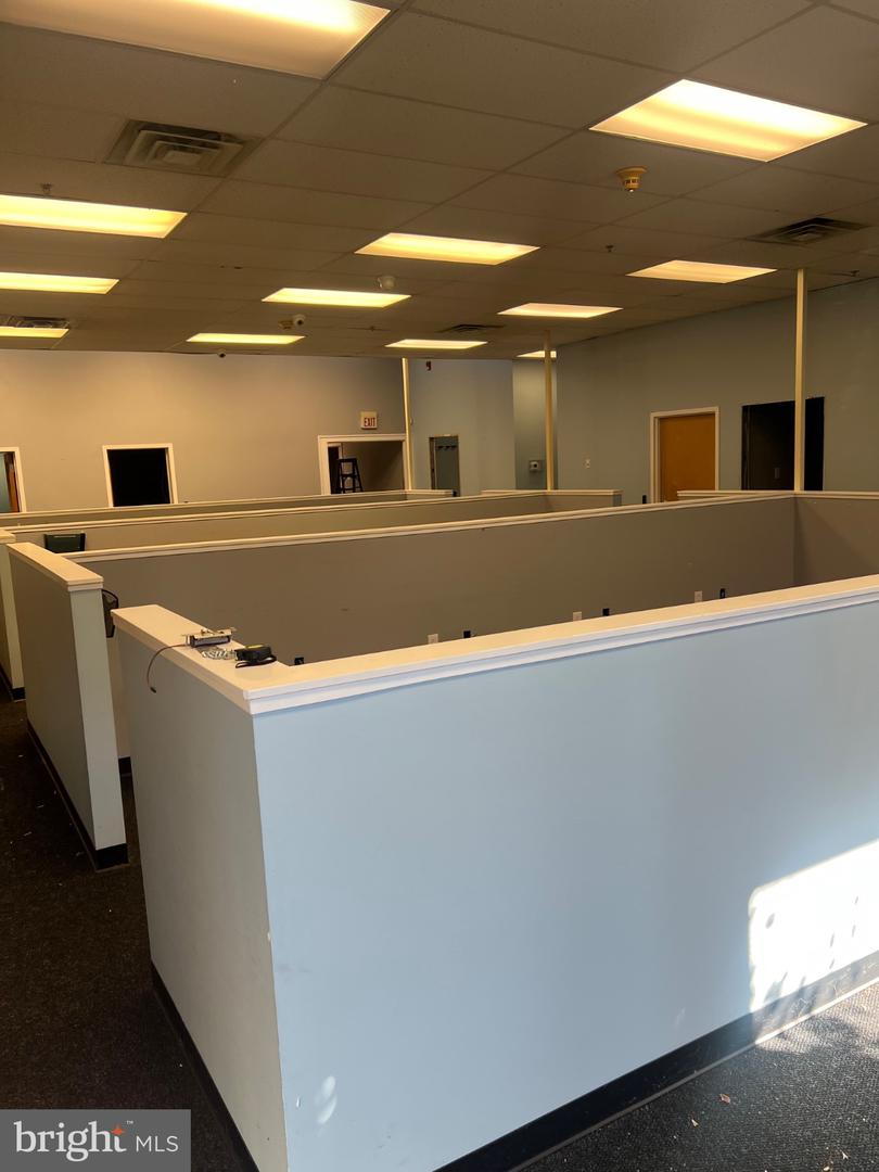 1200 Veterans #a-3 Property Photo 11