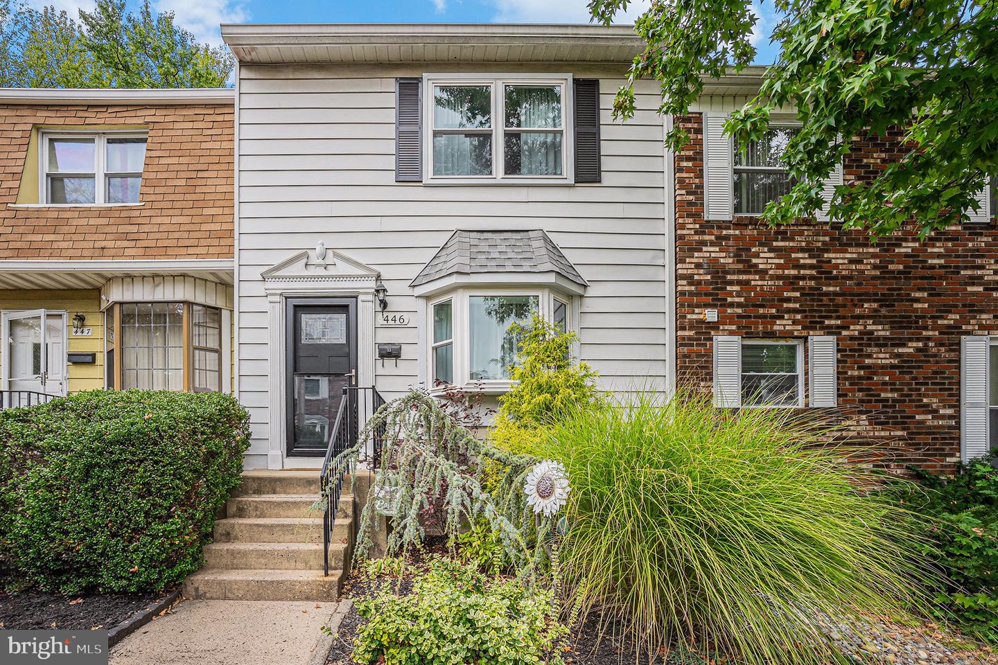 446 N Mount Vernon Cir Property Photo 1