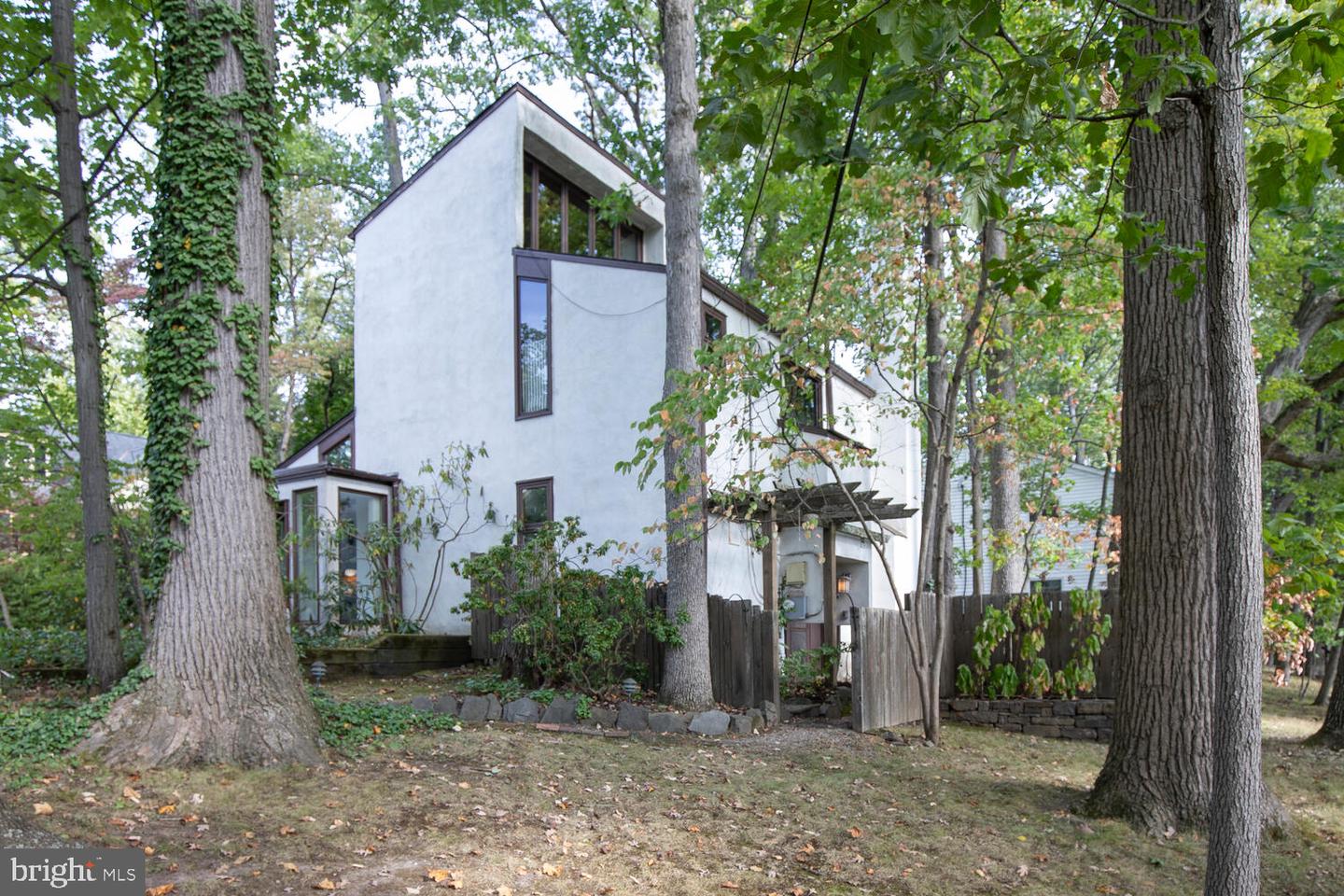 195 Lafayette St Property Photo 1