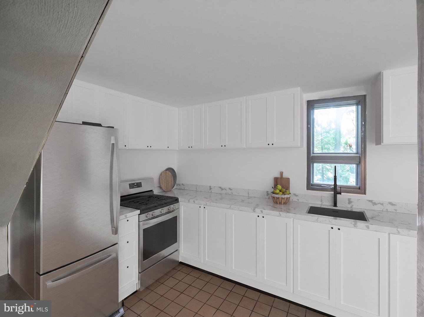195 Lafayette St Property Photo 27