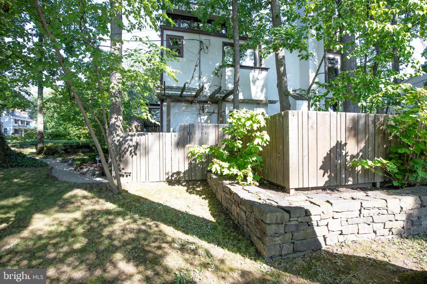 195 Lafayette St Property Photo 35