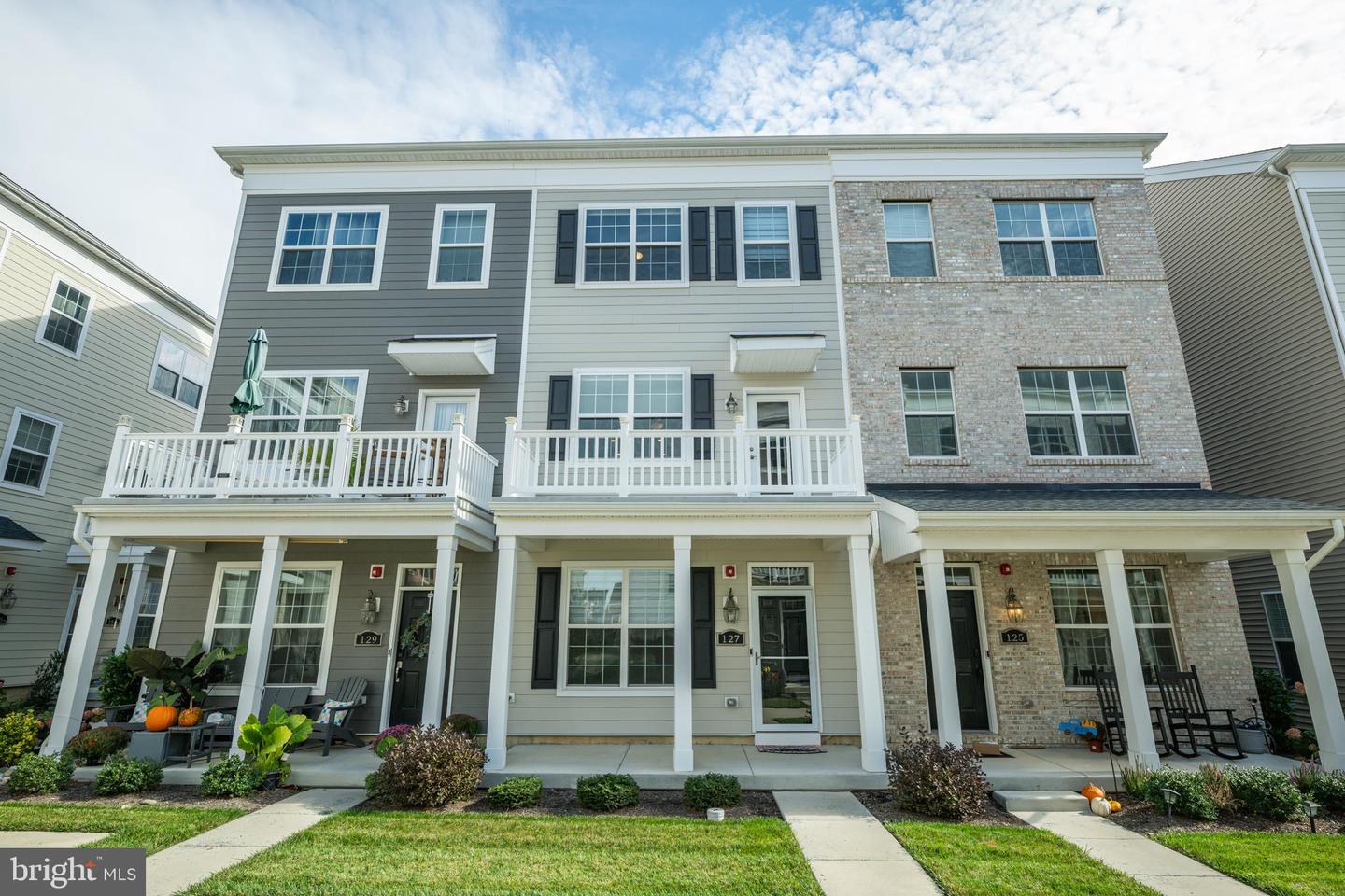 127 Gaslight Alley Property Photo 1