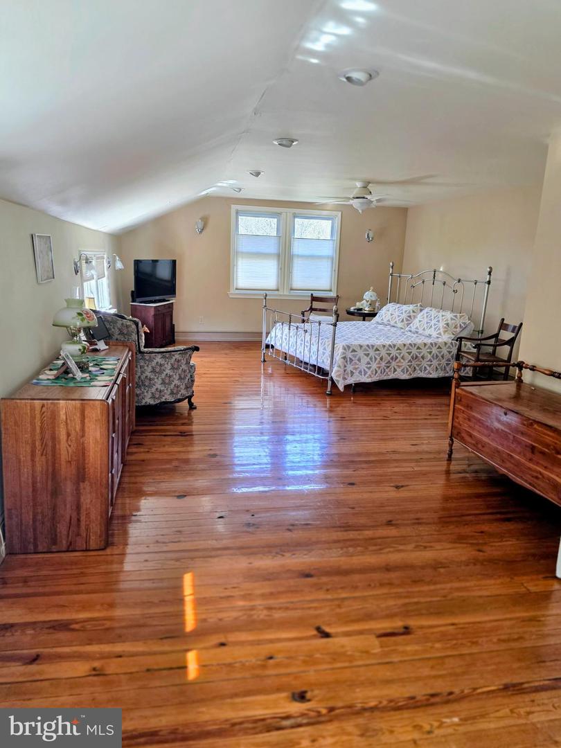1420 Super Hwy Property Photo 4