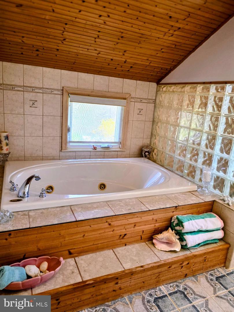 1420 Super Hwy Property Photo 11