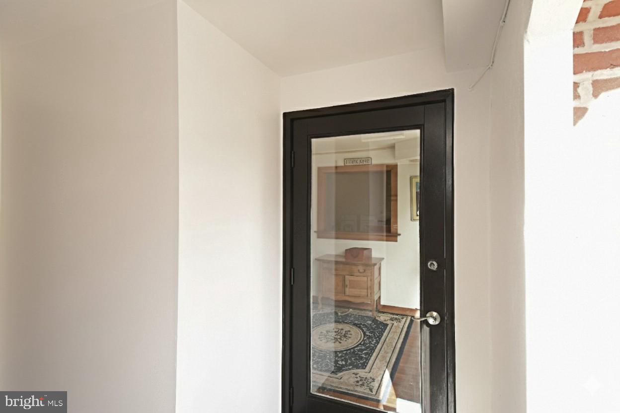 601 W Market St #100 Property Photo 8