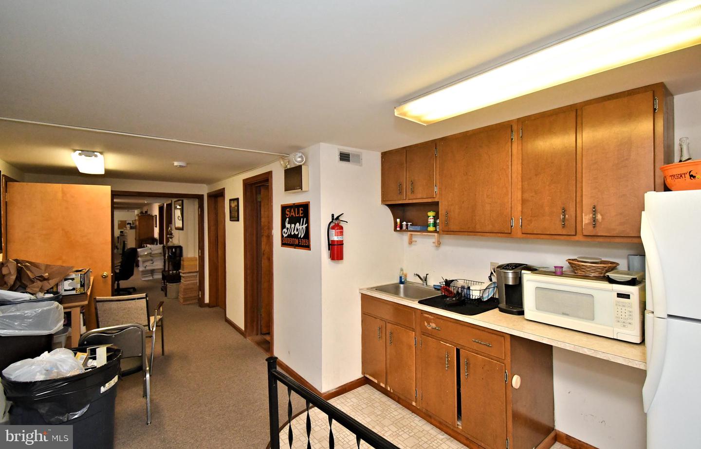 601 W Market St #100 Property Photo 16