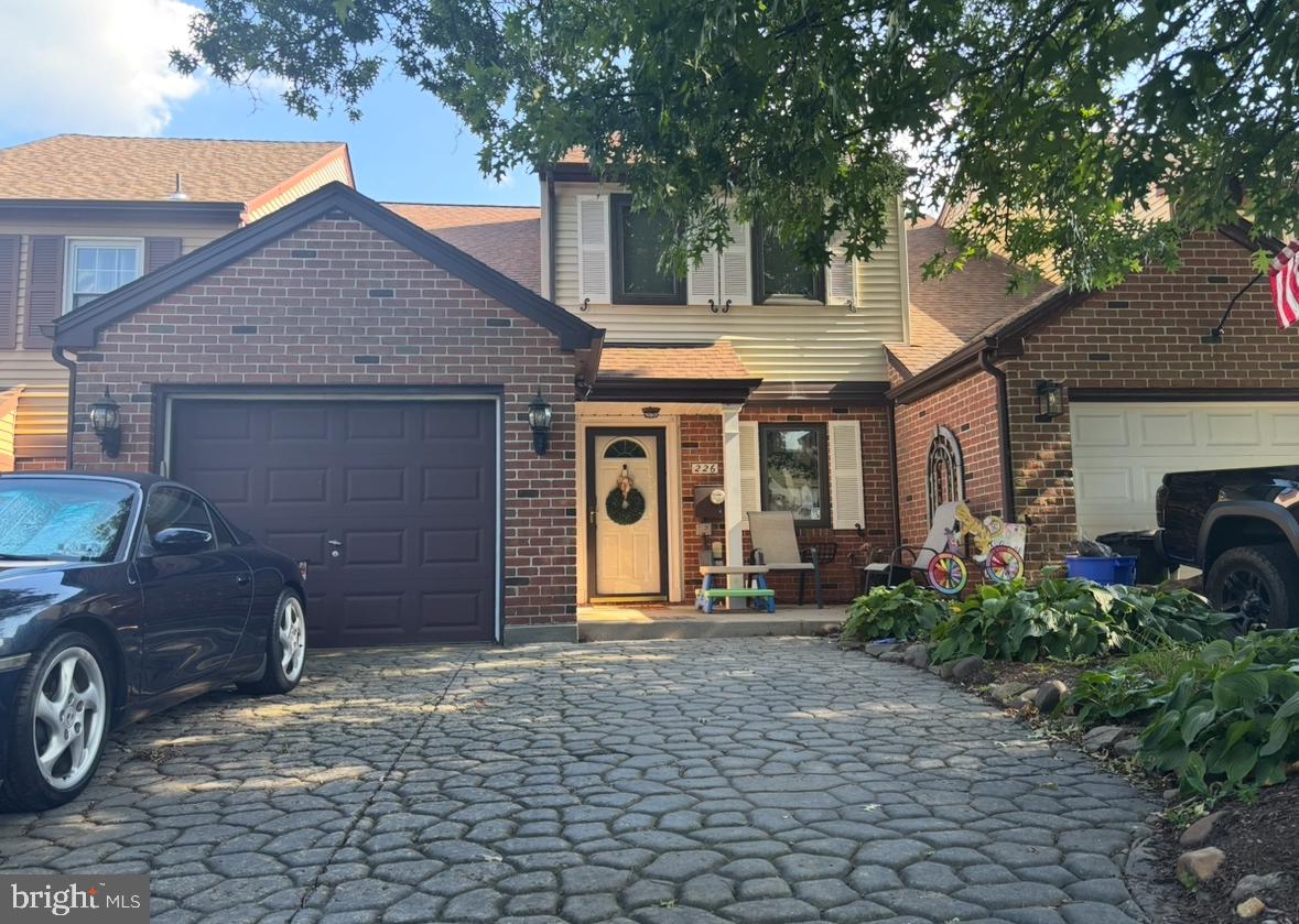 226 Farleigh Ct Property Photo 1