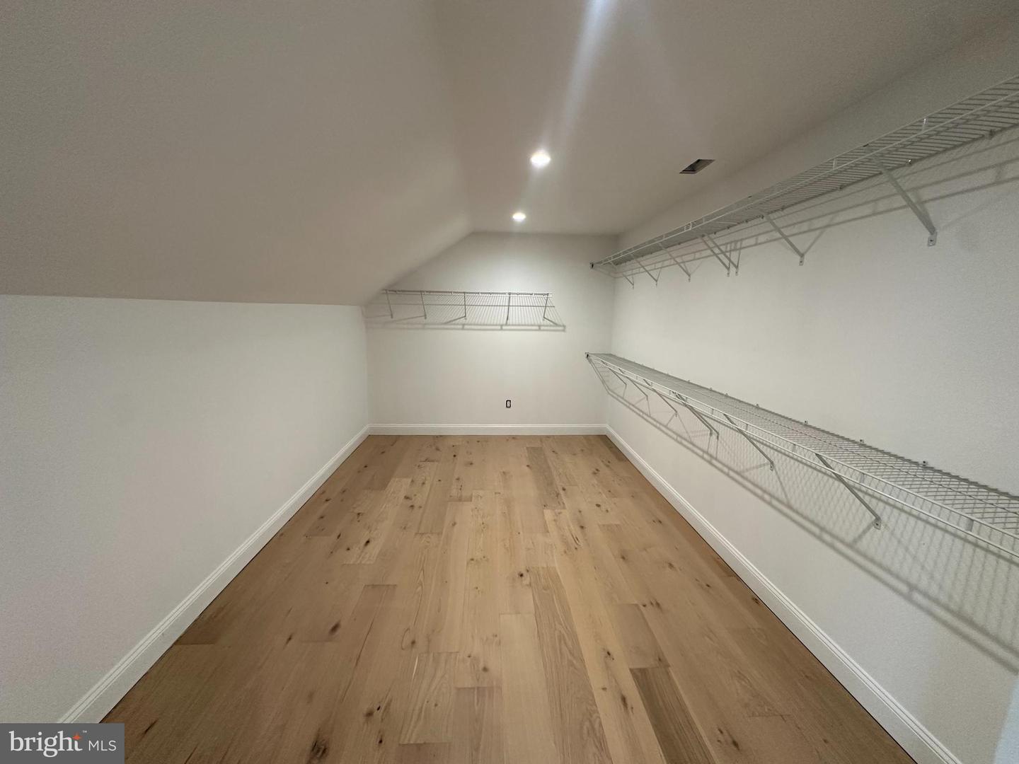 43 Davisville Rd Property Photo 4