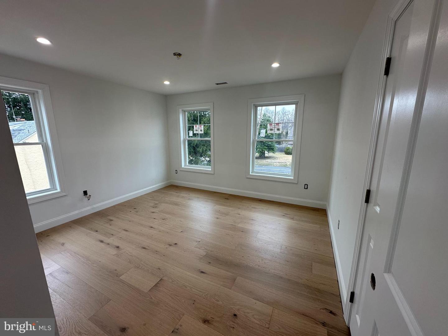 43 Davisville Rd Property Photo 8