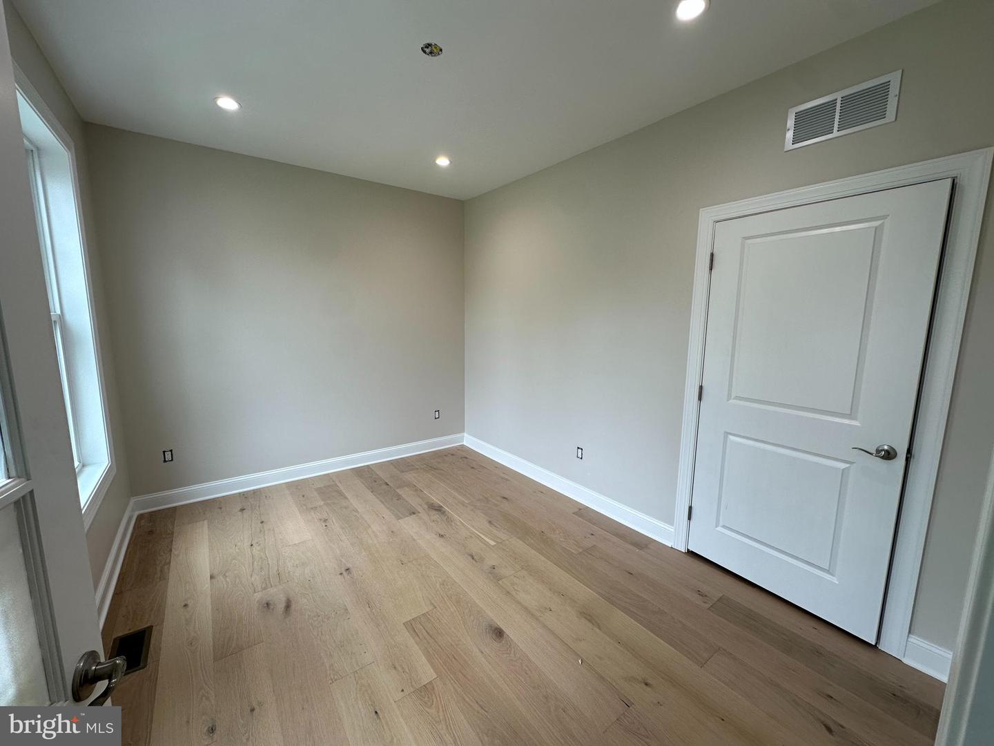43 Davisville Rd Property Photo 22