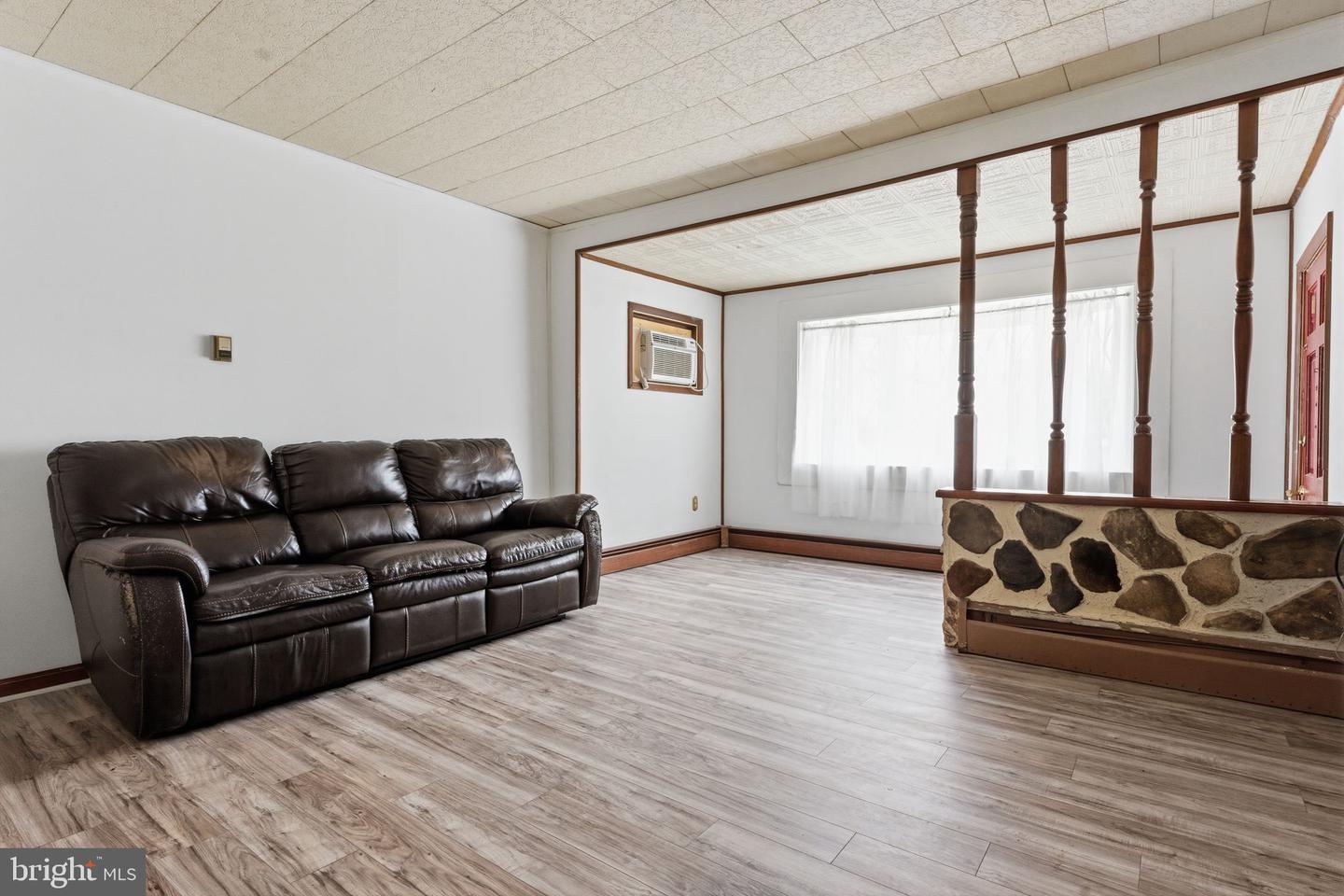 1034 Second Ave Property Photo 3
