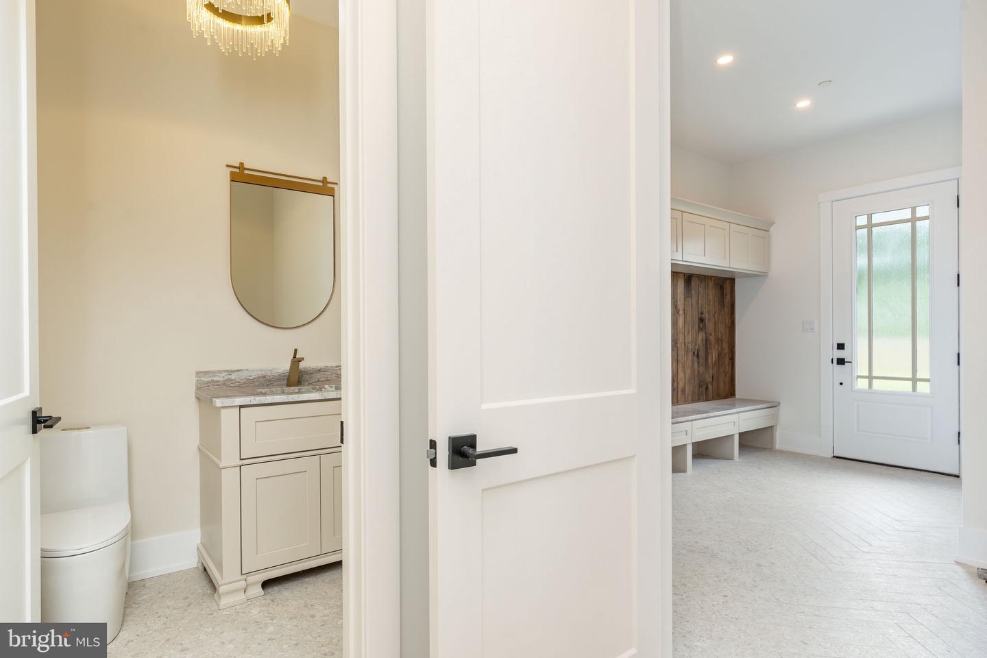 102 Railroad Ave Property Photo 18