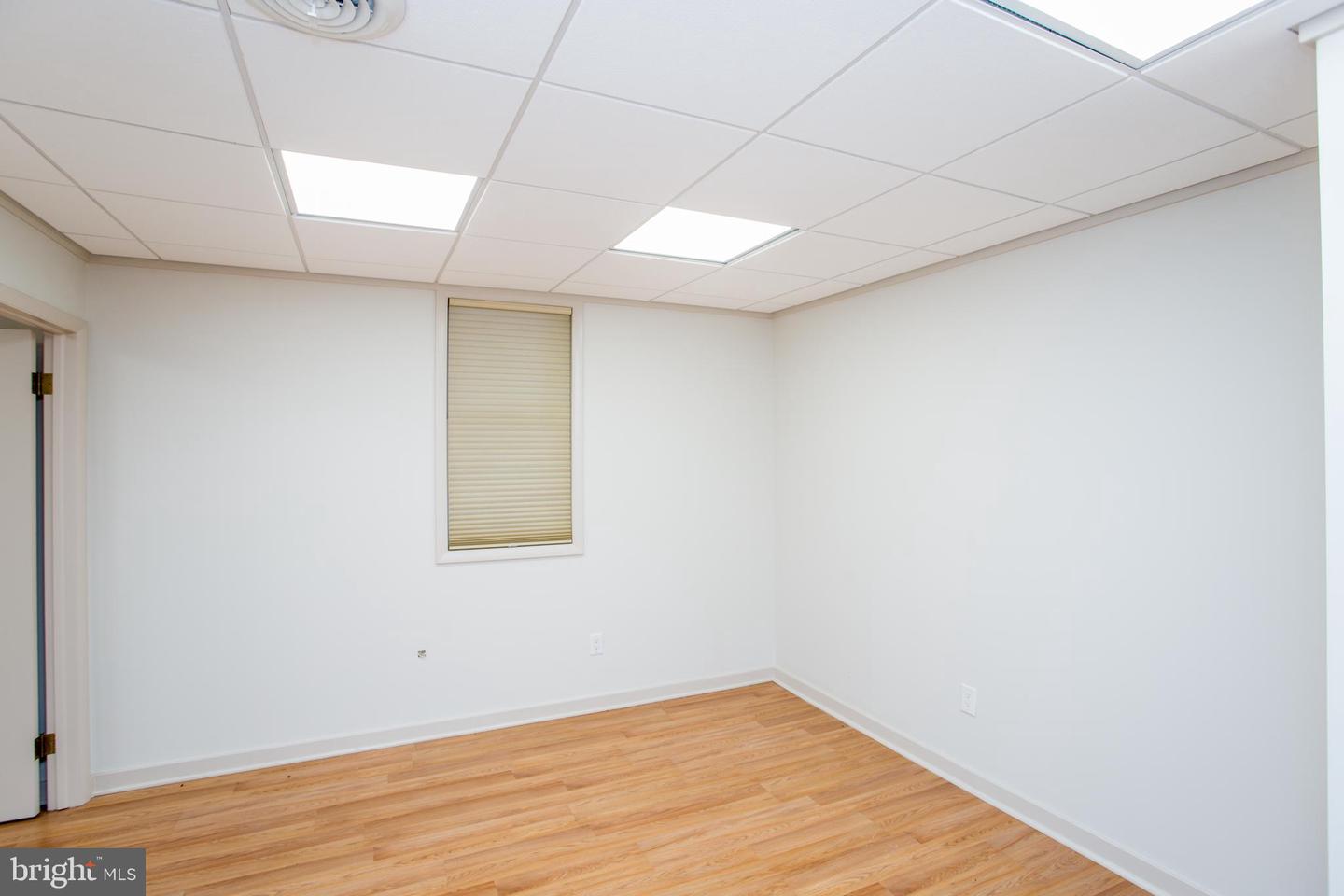 100-unit 102 W Butler Ave Property Photo 21