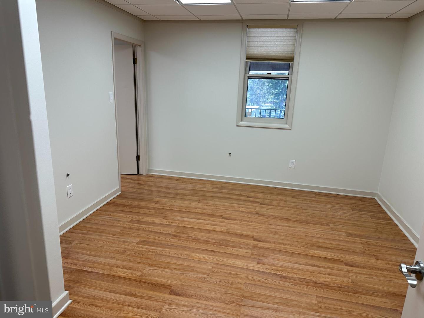 100-unit 102 W Butler Ave Property Photo 28