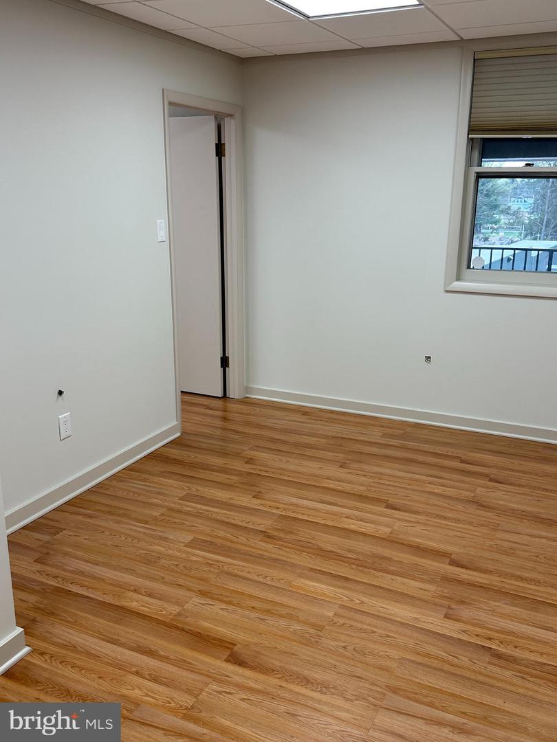 100-unit 102 W Butler Ave Property Photo 38