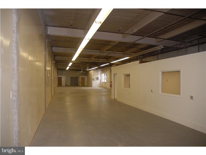 410 E Walnut St #unit 4 Property Photo 3