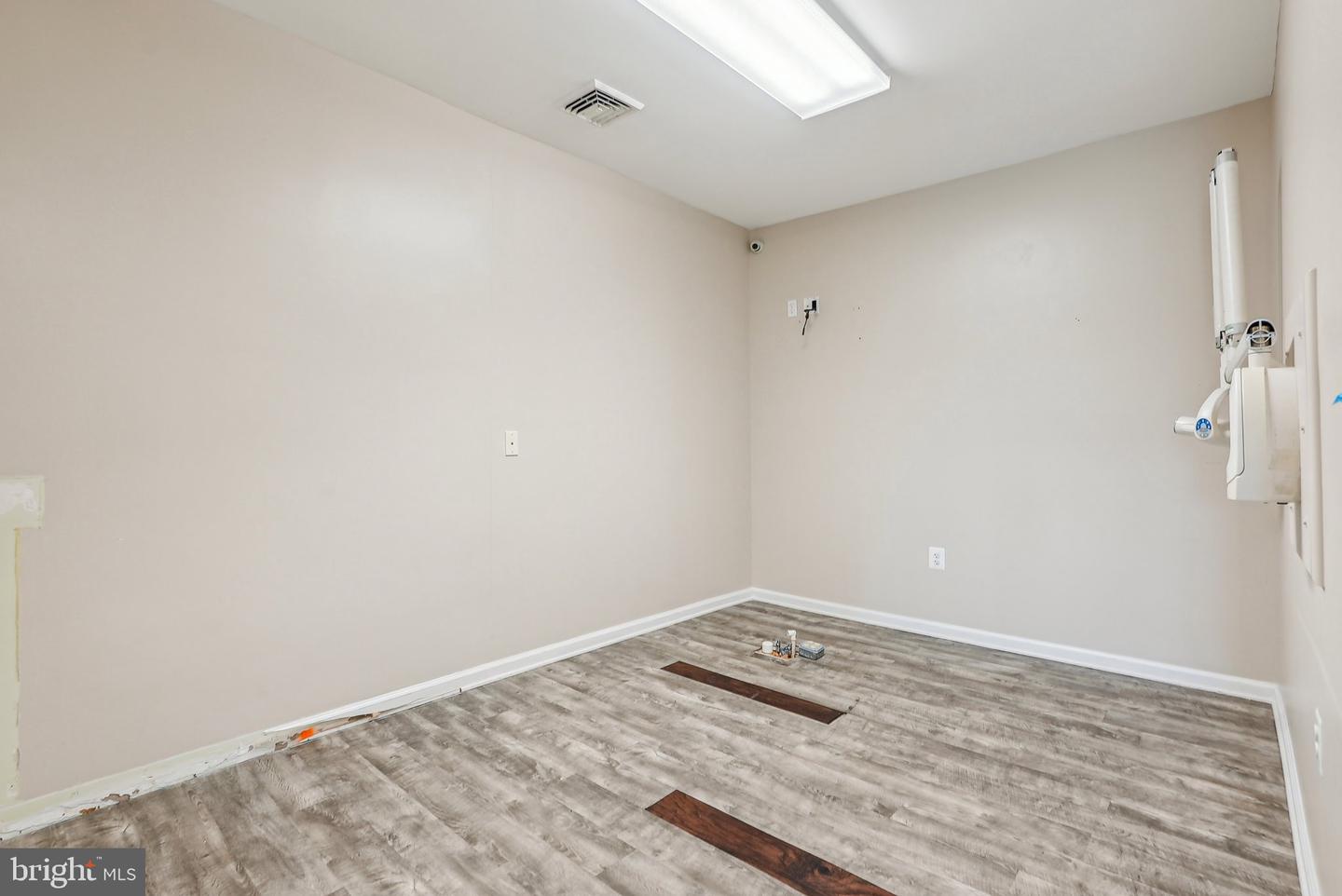 1005 Green Ln Property Photo 25
