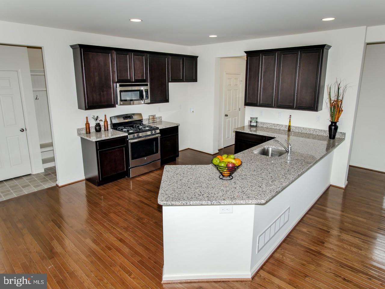 1204 Jordan Ln Property Photo 5