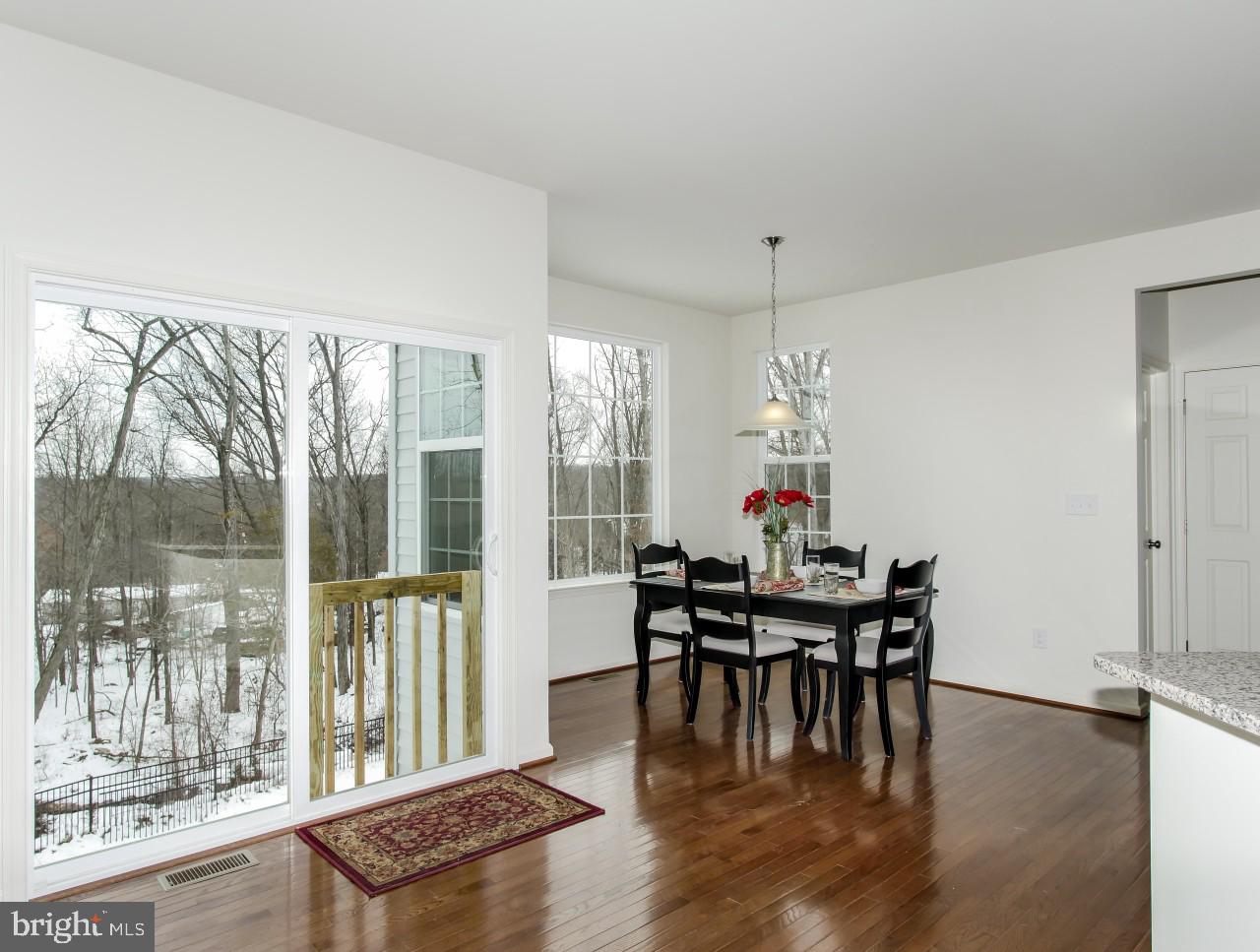 1204 Jordan Ln Property Photo 10
