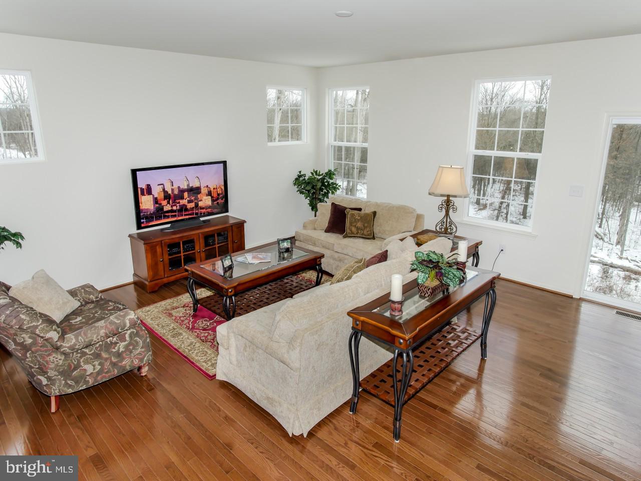 1204 Jordan Ln Property Photo 12