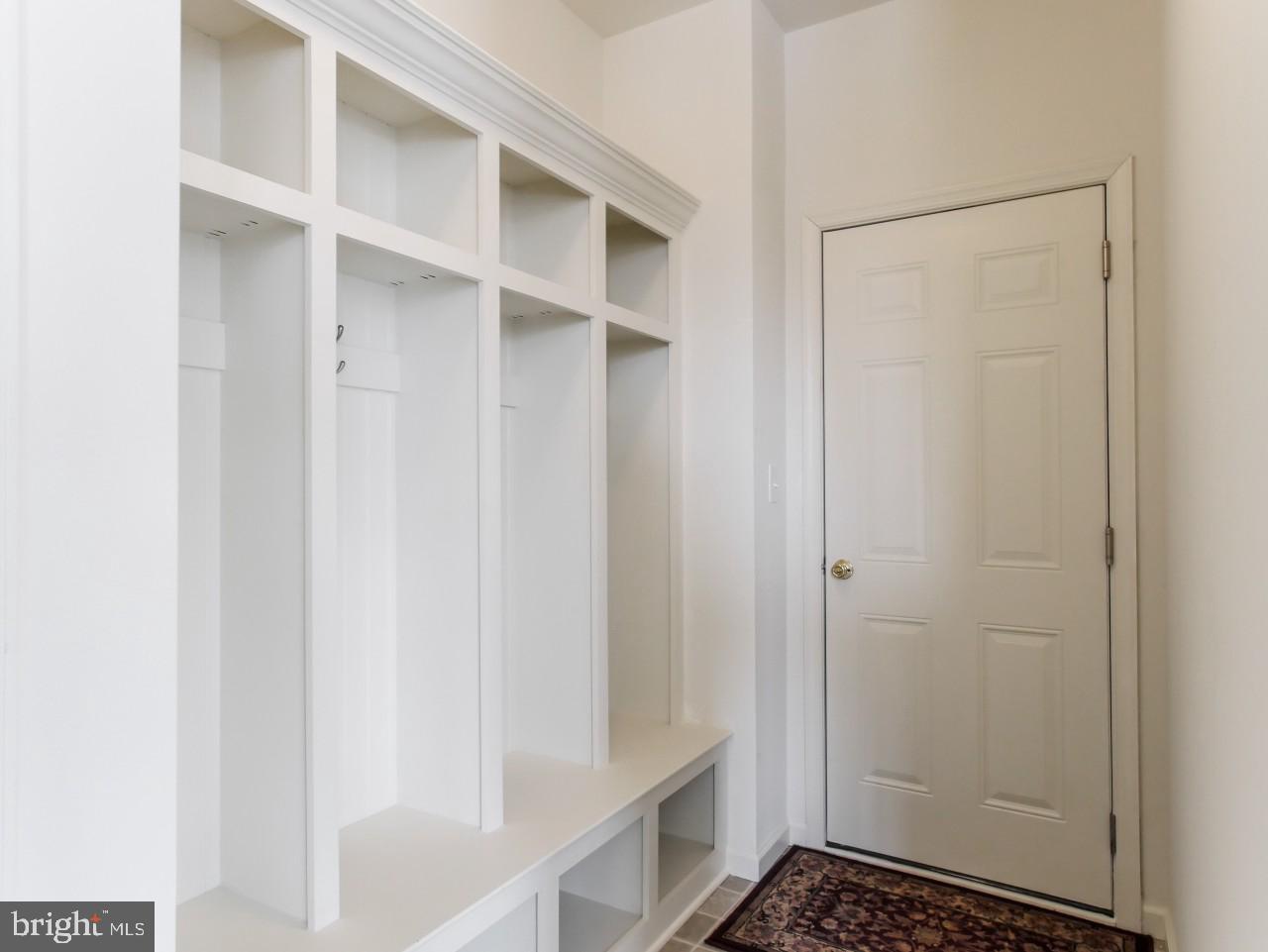 1204 Jordan Ln Property Photo 15