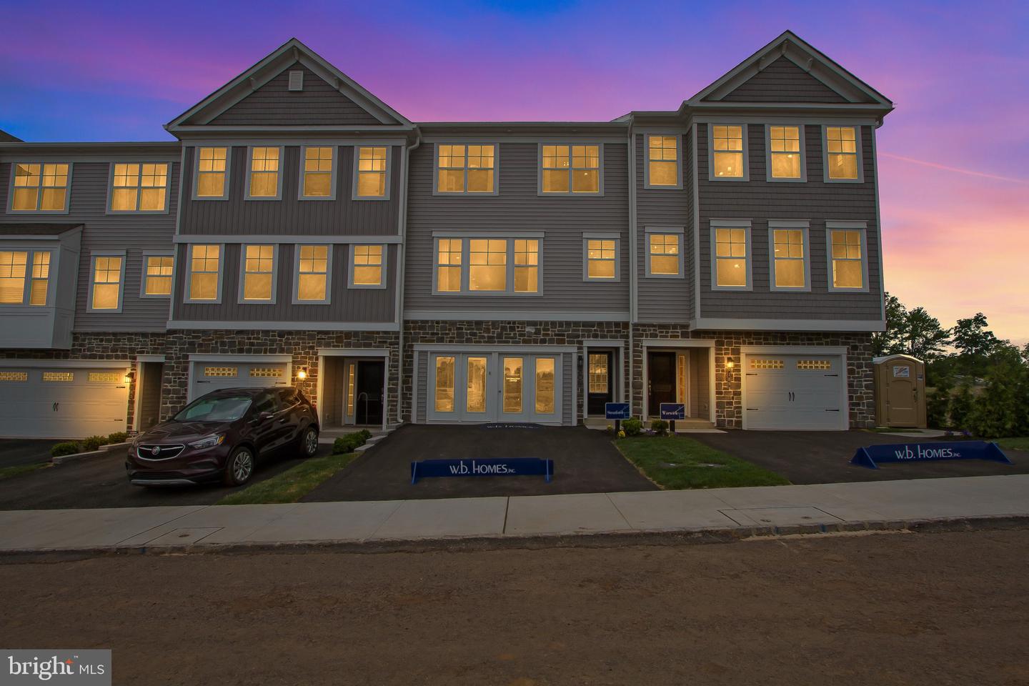 122 Jameson Way #8 Stratford Interior Property Photo 3