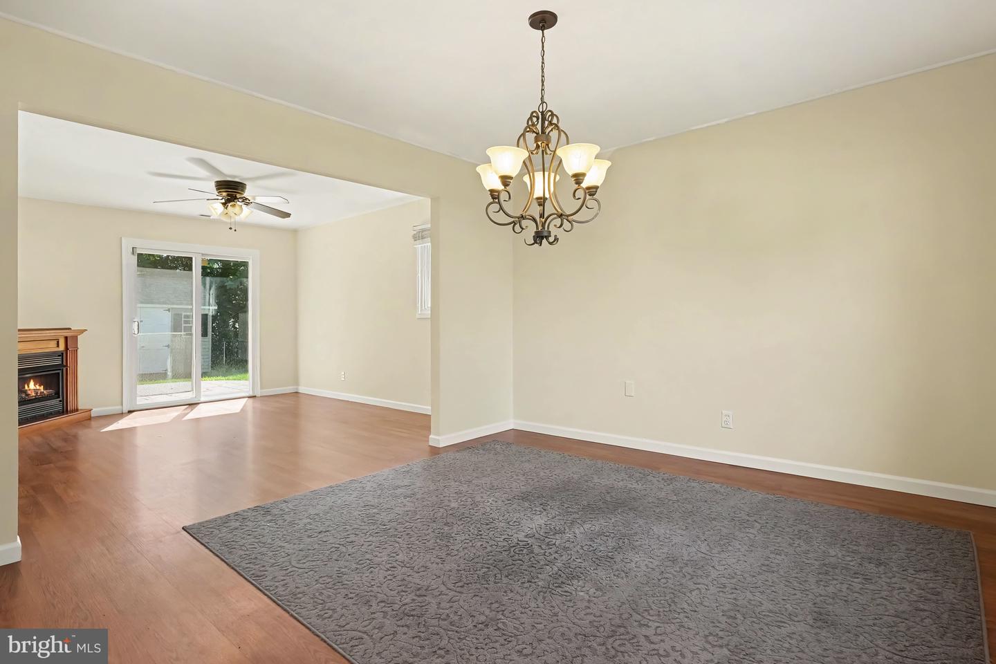 594 Rosemar Dr Property Photo 7