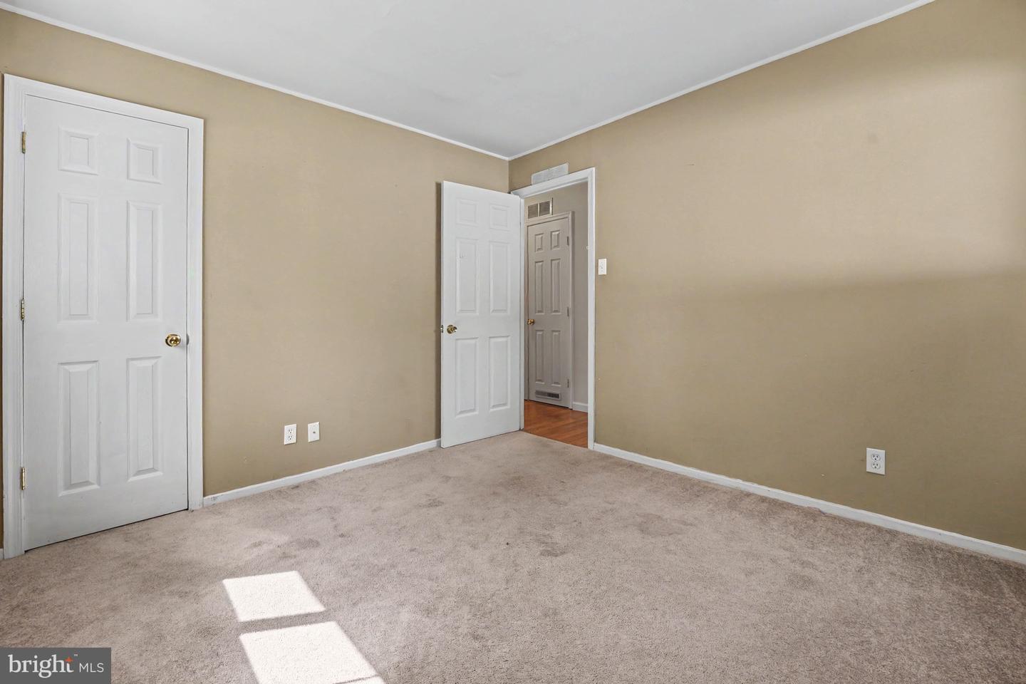 594 Rosemar Dr Property Photo 17