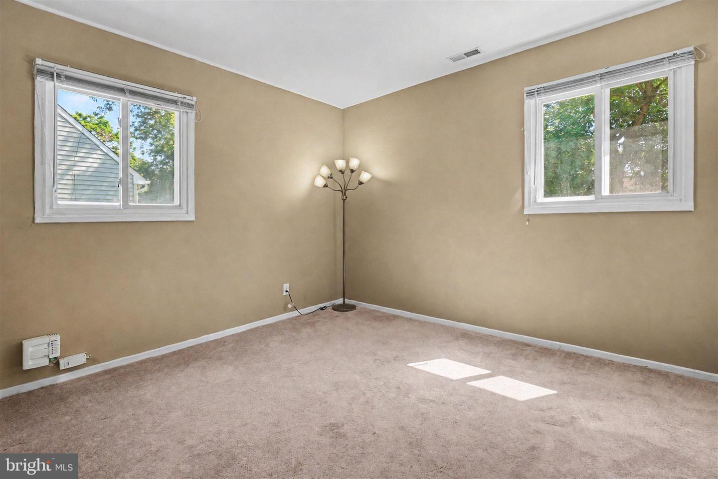 594 Rosemar Dr Property Photo 18