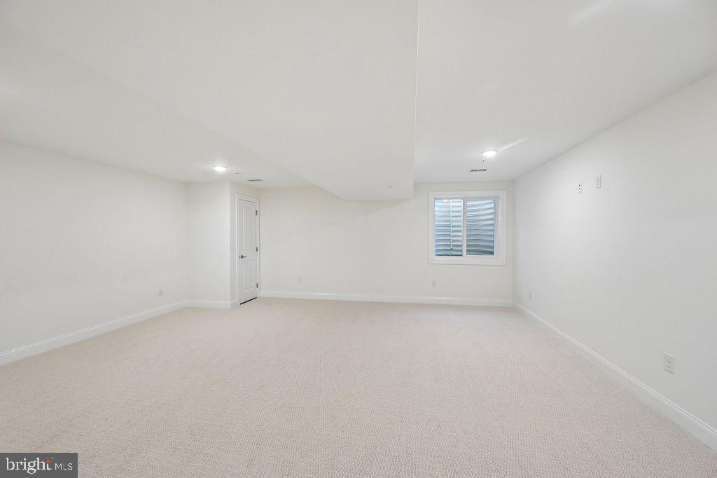 215 Foxhedge Rd. #lot 14 Property Photo 4