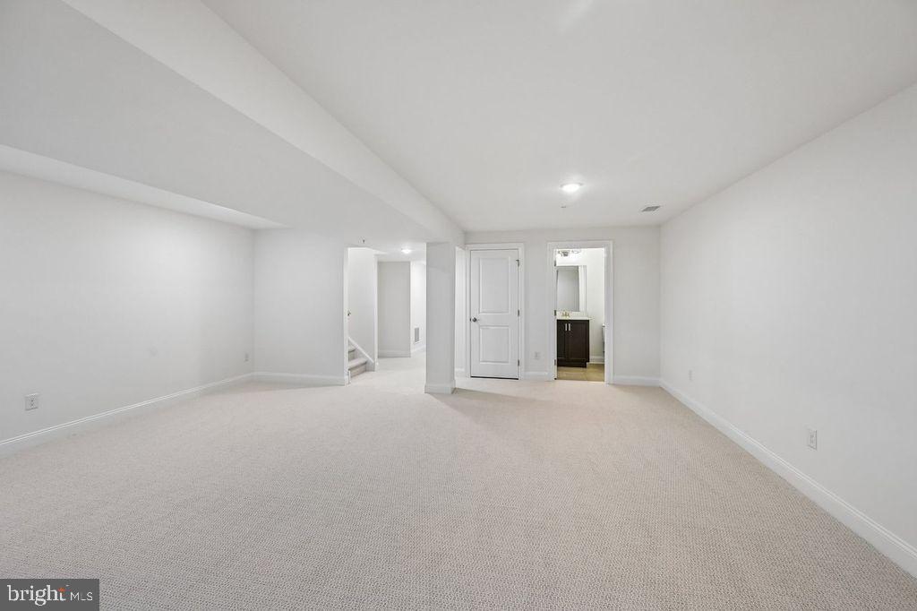215 Foxhedge Rd. #lot 14 Property Photo 5