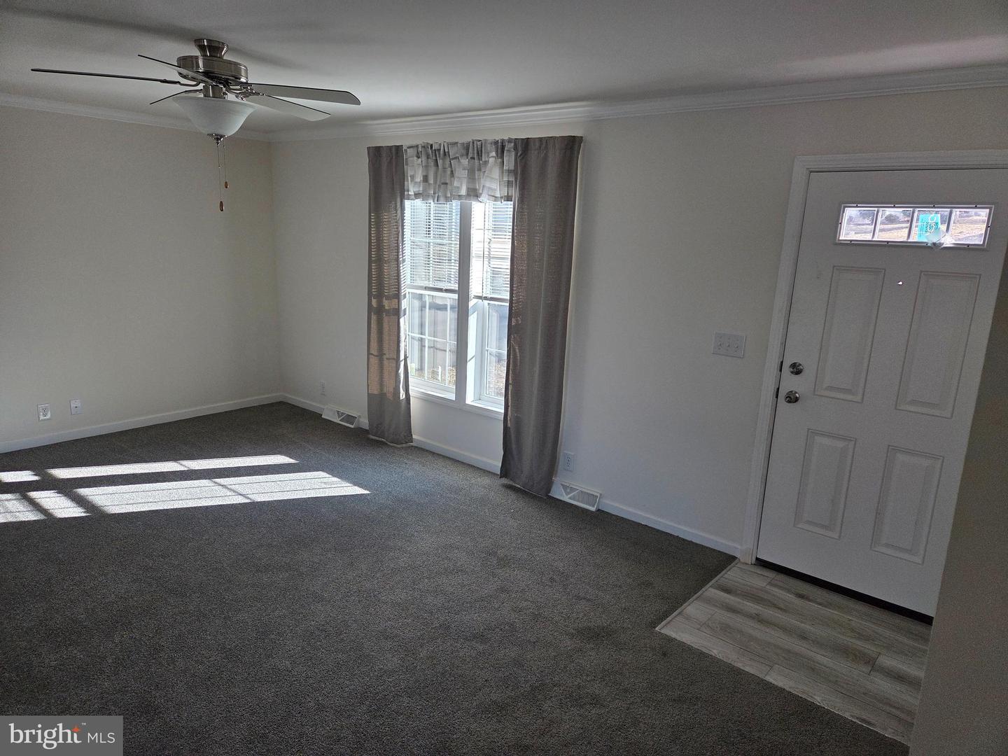 10 Woodedge Dr Property Photo 2