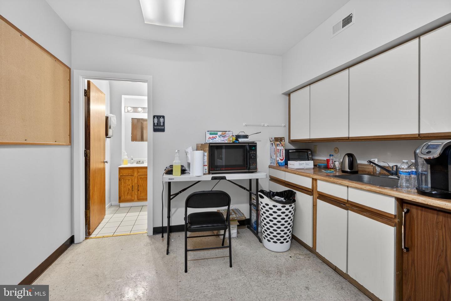 600 Louis Dr #104 Lower Level Property Photo 32