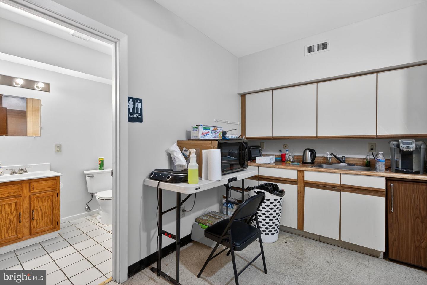600 Louis Dr #104 Lower Level Property Photo 33
