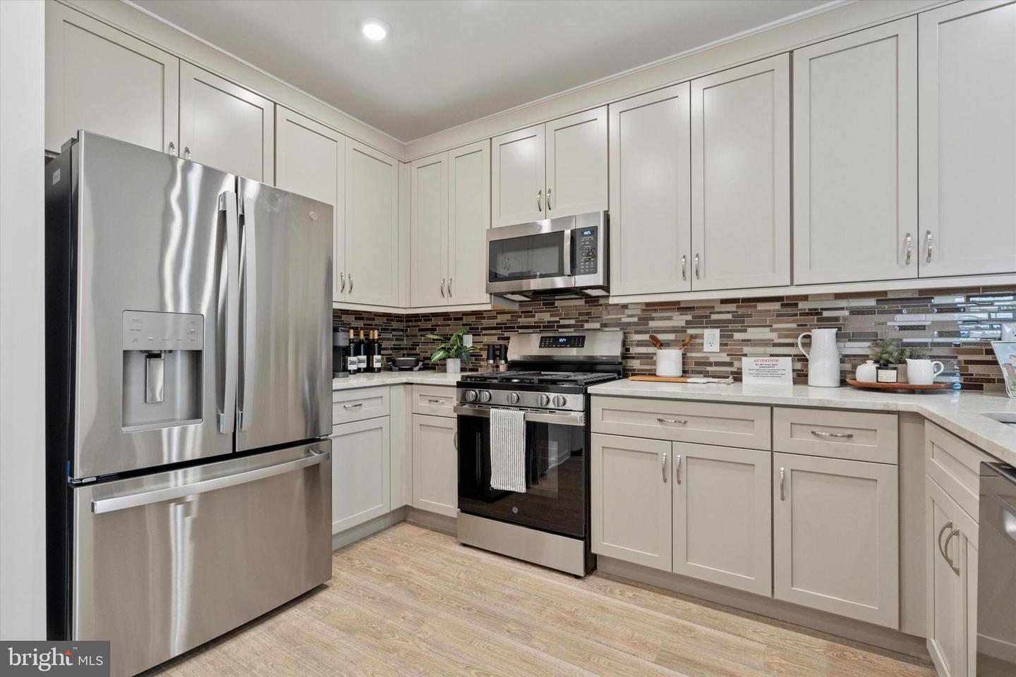 16124 River View Ct Property Photo 14