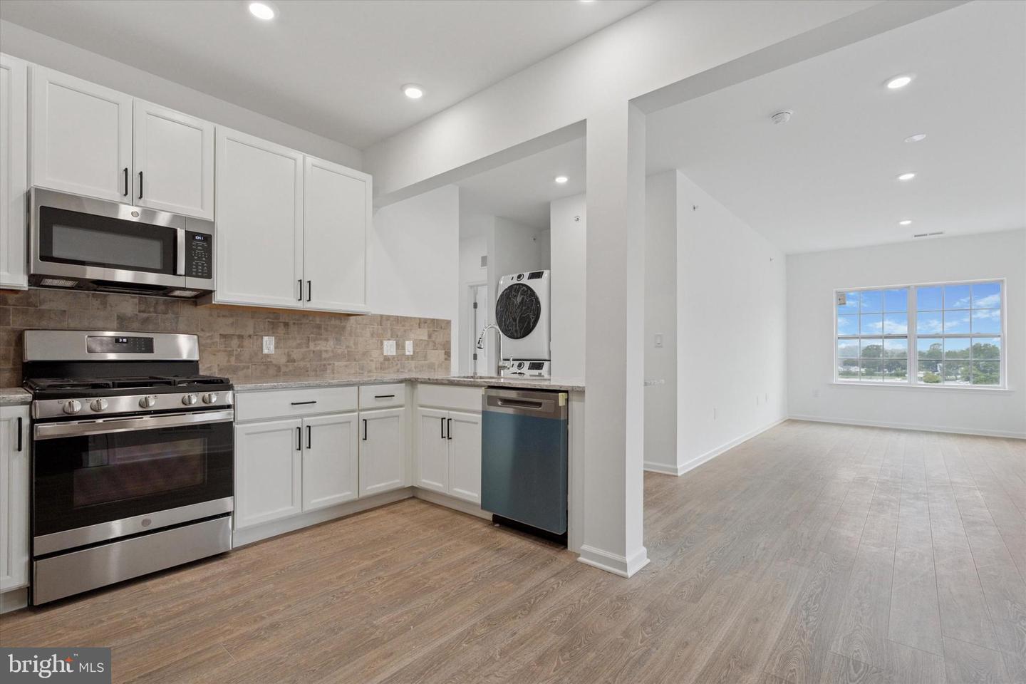 16124 River View Ct Property Photo 26