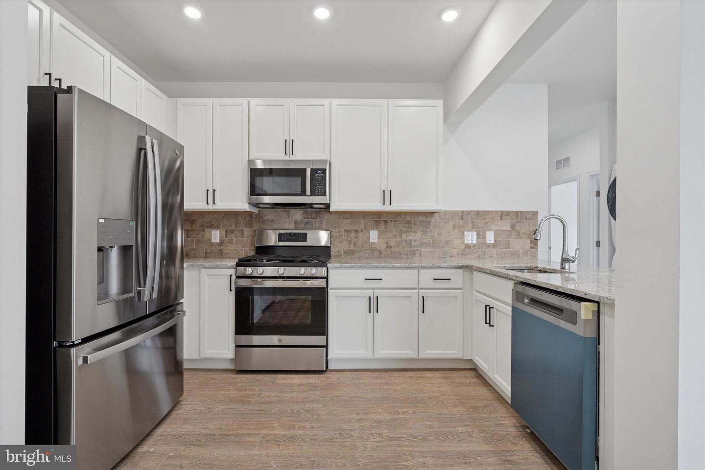 16132 River View Ct Property Photo 27