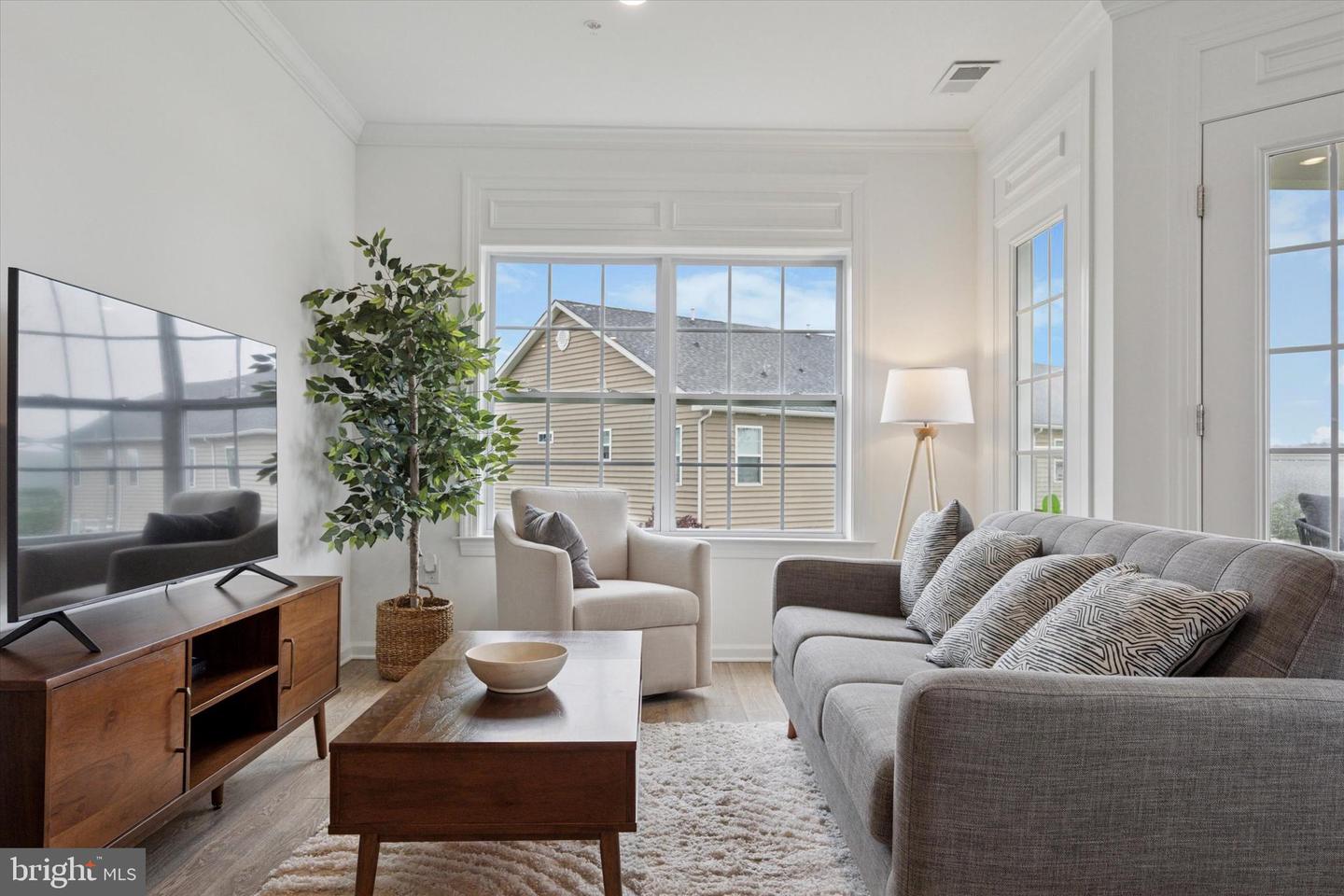 16134 River View Ct Property Photo 3
