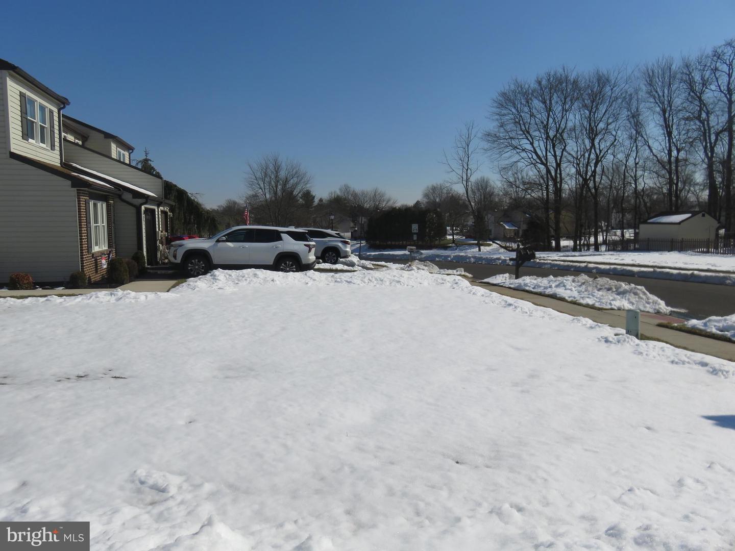 737 Tennyson Dr Property Photo 3