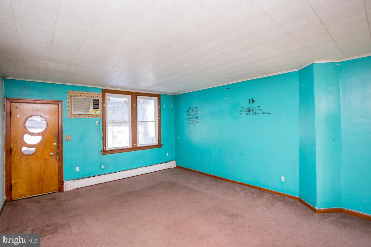 916 Jefferson Ave Property Photo 3