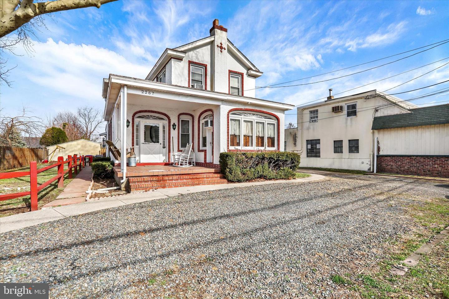 2267 E Farragut Ave Property Photo 4