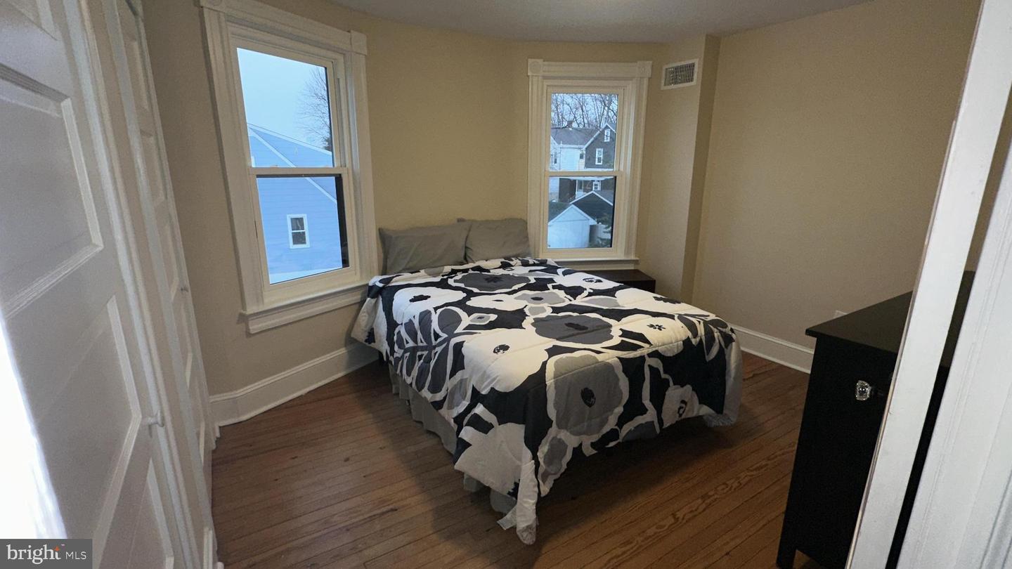 117 Park Ave Property Photo 8