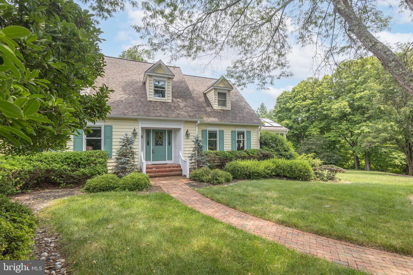 1045 Washington Crossing Rd Property Photo 6
