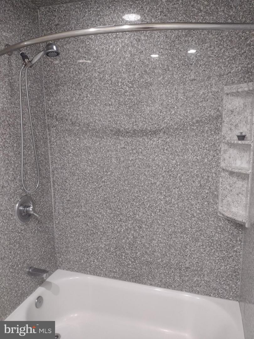 83 Avon Ln Property Photo 23
