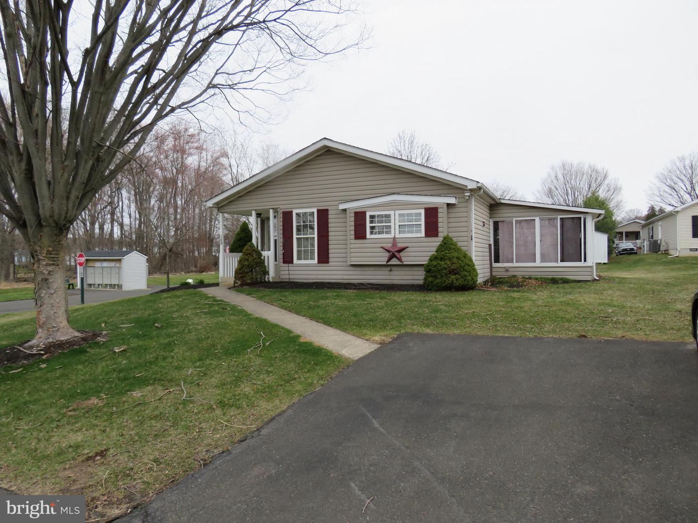 143 Raven Ct Property Photo 1