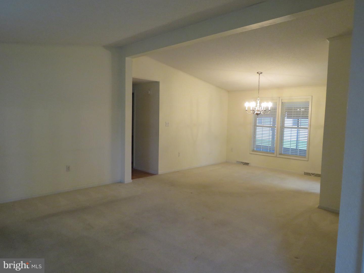 143 Raven Ct Property Photo 7
