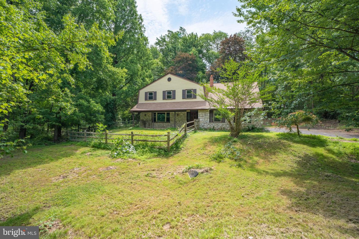 1535 Fieldwood Rd Property Photo 1