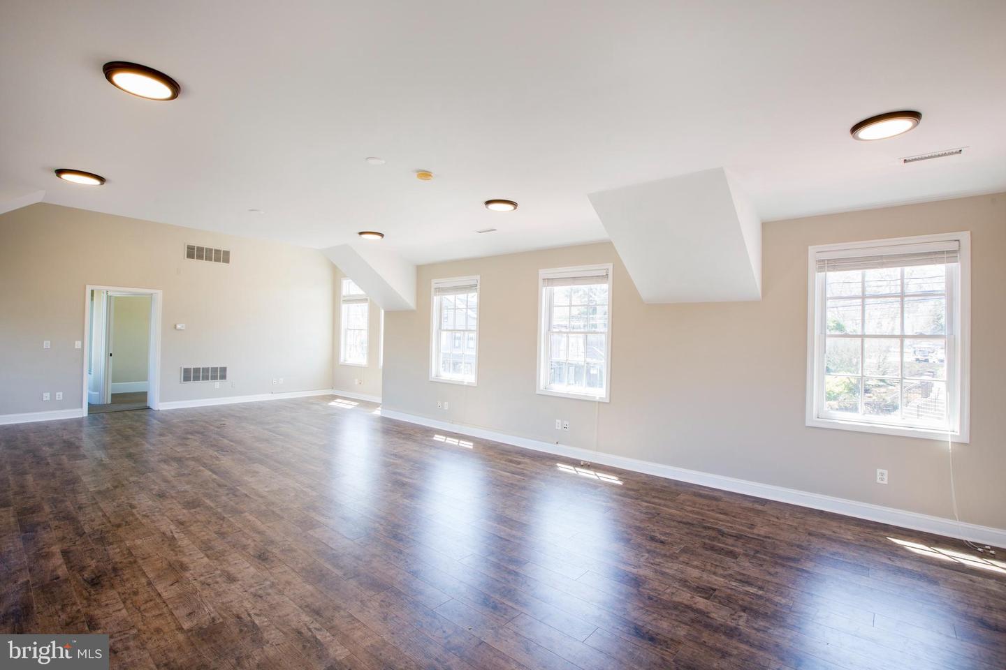 30 W Bridge St #4 Property Photo 10
