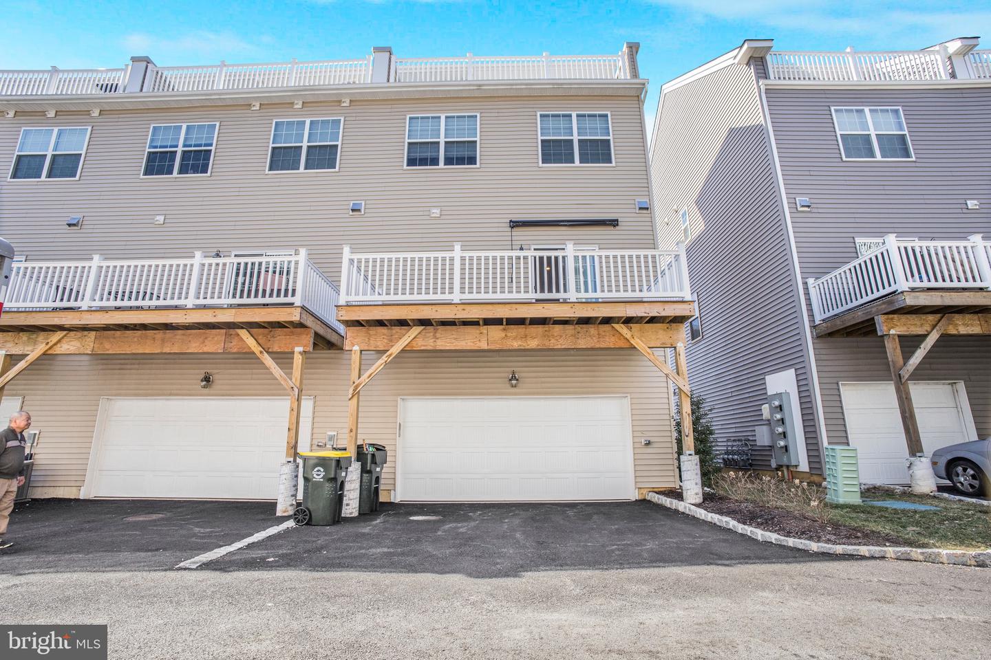 103 Waterside Mews Property Photo 40
