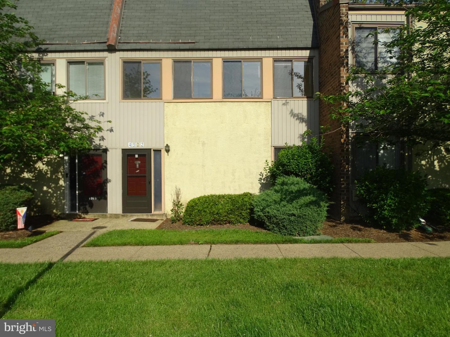 4902 Oxford Ct Property Photo 1